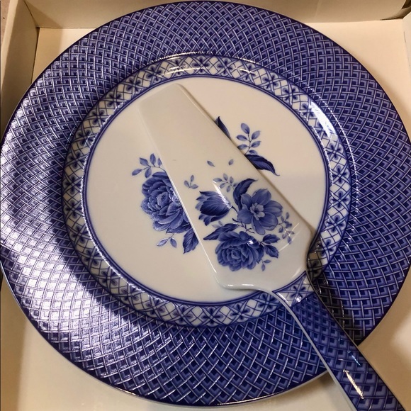 Vintage Andrea by Sadek Chinaware Cake Plate and Server - Picture 1 of 3